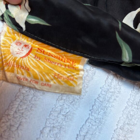 Sunshine by Sherry Holt Womens Hawaiian Shirt Small Retro Floral Aloha Top Black - Picture 3 of 8